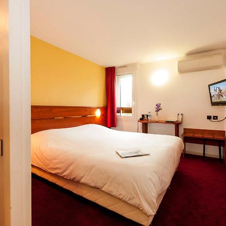 Brit Hotel Agen - L'Aquitaine Le Passage  Exteriör bild