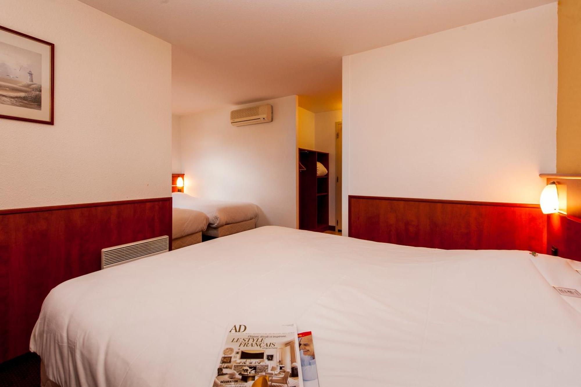 Brit Hotel Agen - L'Aquitaine Le Passage  Exteriör bild