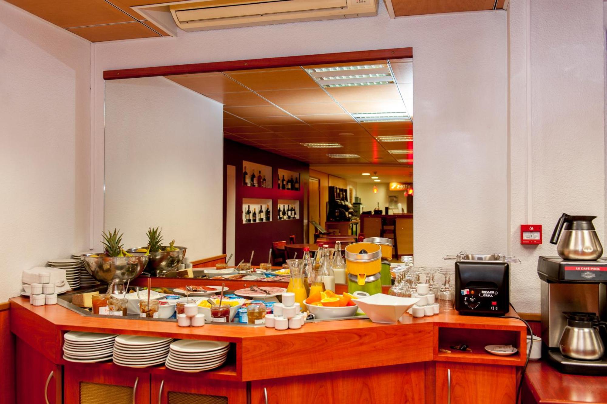 Brit Hotel Agen - L'Aquitaine Le Passage  Exteriör bild