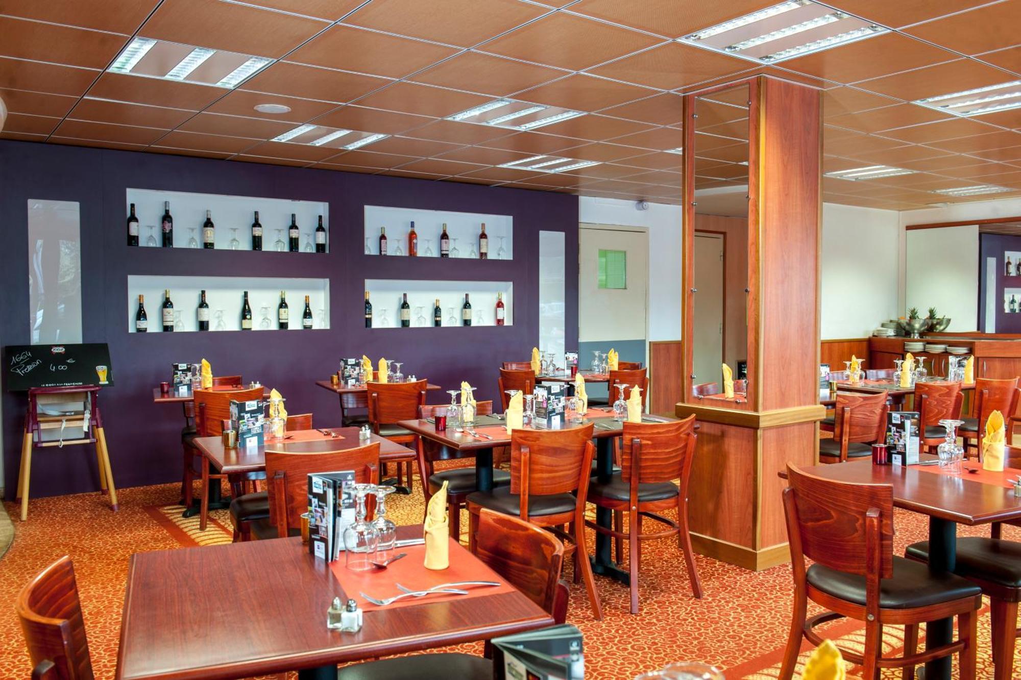 Brit Hotel Agen - L'Aquitaine Le Passage  Exteriör bild