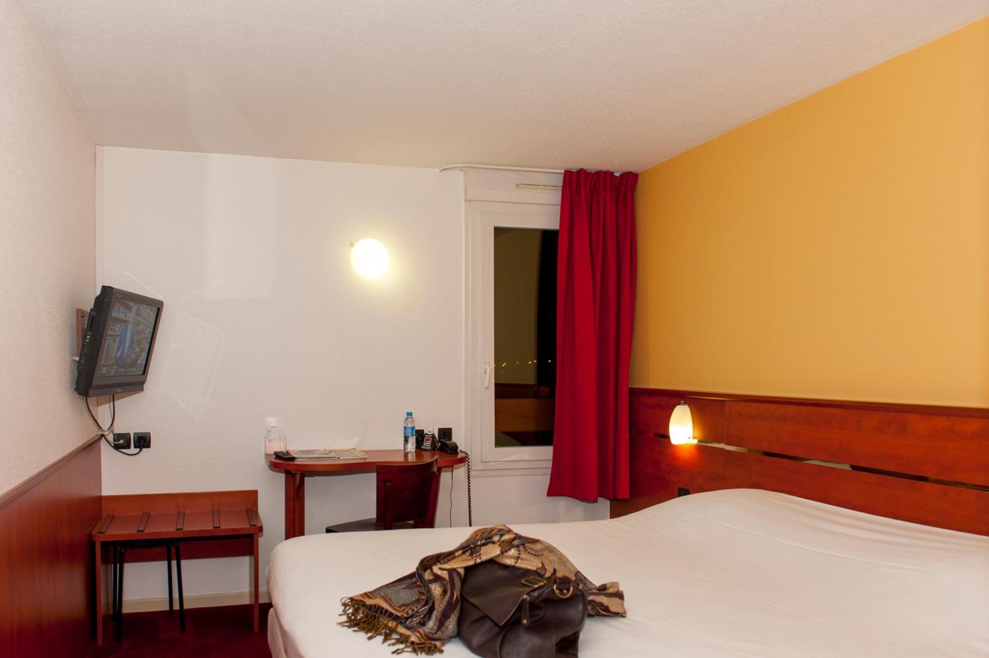 Brit Hotel Agen - L'Aquitaine Le Passage  Exteriör bild